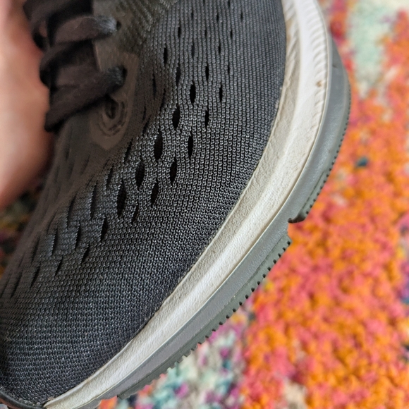 Nike Zoom Winflo 4 Running Shoes Black and White Sneakers Women's Size 6 - Picture 6 of 15